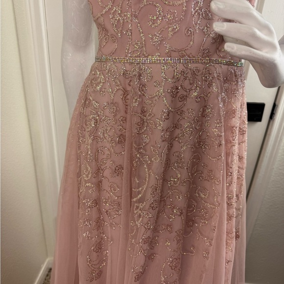 Teeze Me Juniors' Pink Glitter Beaded Mesh V-Neck Formal Dress Size 11-12 - Picture 8 of 15